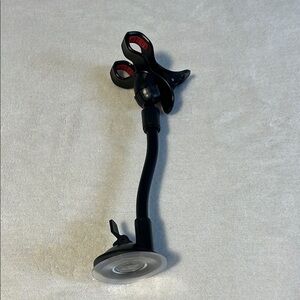 Universal Black and Red Car Phone Mount